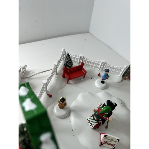 Dept 56 Vintage "Photo with Santa" 52790 Snow Village Aminated- Works! - Picture 6 of 7